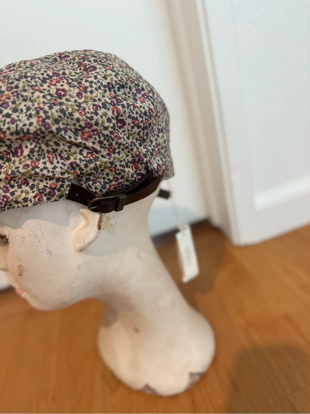 Grevi Floral Cotton Newsboy Cap in Pink and Green